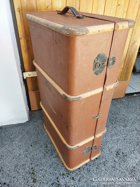 Travel trunk, suitcase, ship trunk