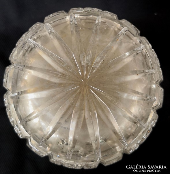 Dt/253 – richly carved, polished crystal vase