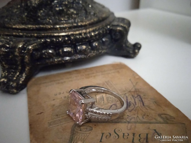 Silver-plated ring with pink zircon stone