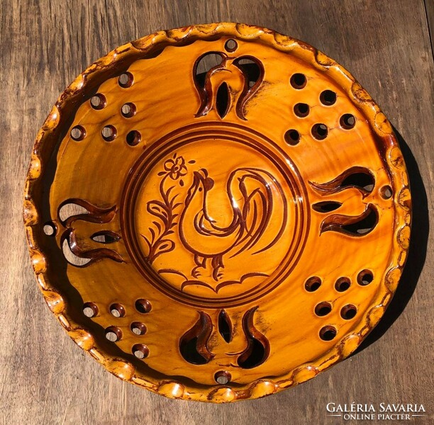 Folk ceramic bowl, plate.