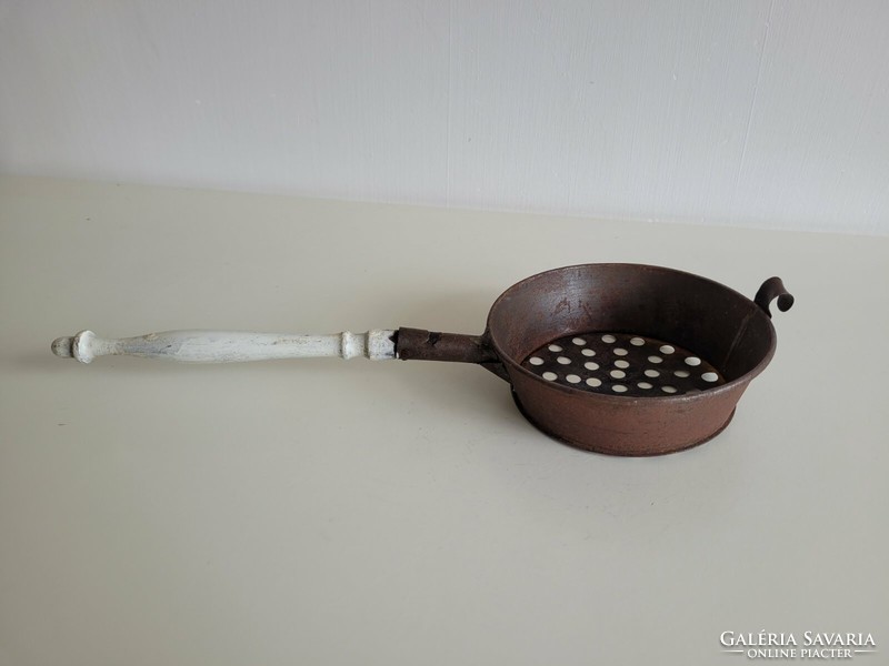 Old kitchen tool nokedli chopper handle pasta chopper bowl vintage decoration