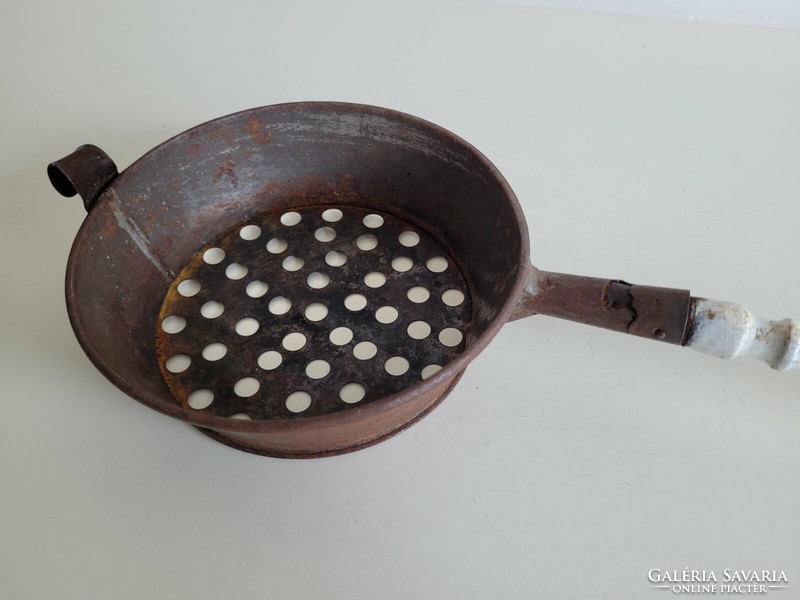 Old kitchen tool nokedli chopper handle pasta chopper bowl vintage decoration