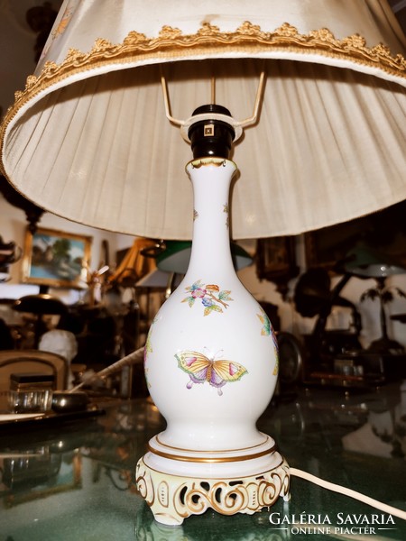Sérülésmentes, 56 cm Herendi Viktória mintás asztali lámpa, az eredeti selyem ernyővel