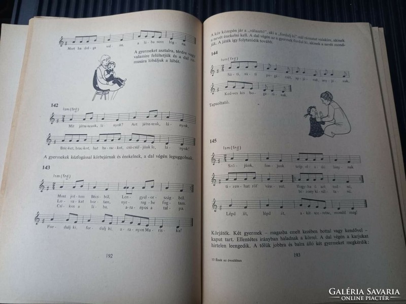 Children's skill development book: ovis song book, retro children's song book