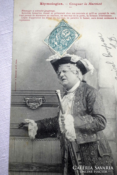 Antik humoros  fotó képeslap úriember barokk ruhában