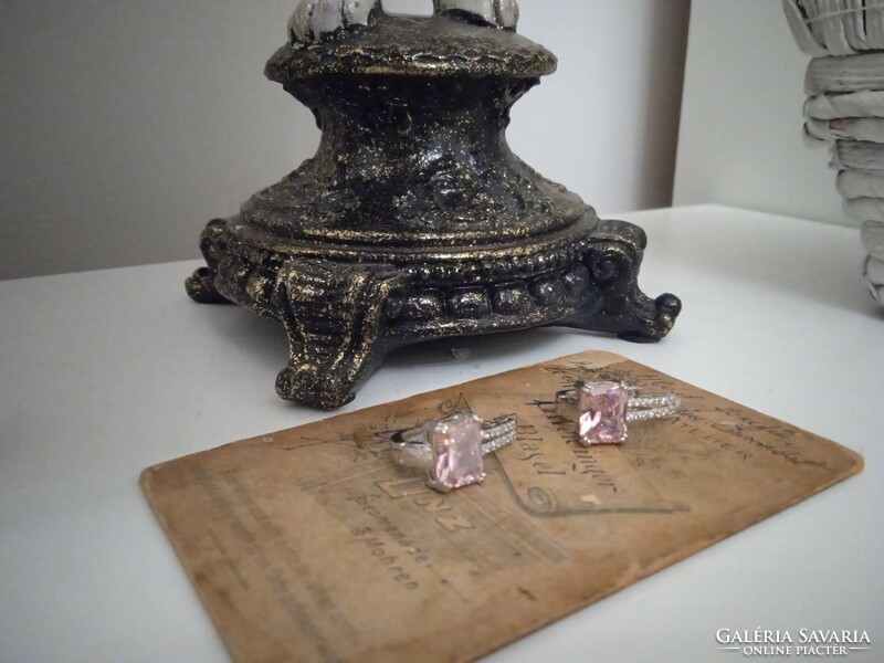 Silver-plated earrings with pink zircon stone