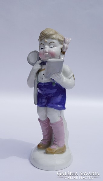 Német porcelán figura GDR Lippelsdorf Hilla Peyk lepkegyűjtő természetbúvár kisfiú