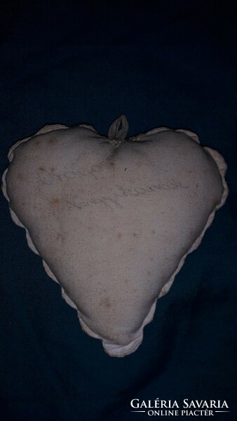 Antik kalocsai mintás tűpárna szívecske szép állapotban a képek szerint