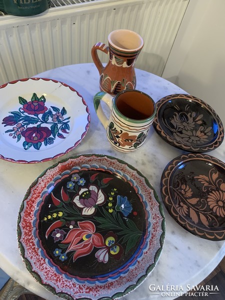 Folk ceramic objects, a plate and a jug included in the package