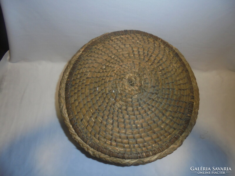 Old straw basket with a woven lid, basket 