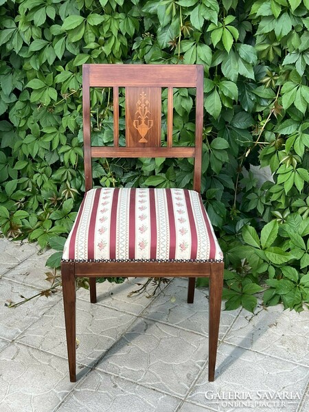 Hat db antik intarziás kárpitos szék egyben