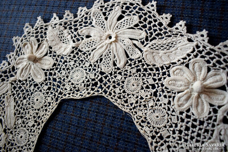 Antique beautiful Irish lace collar dress ornament crochet needlework