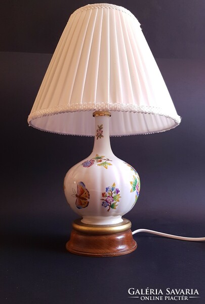 Large lamp with Victoria pattern from Herend. 42 Cm.