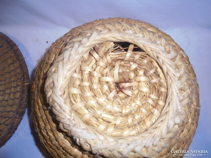 Old straw basket with a woven lid, basket 