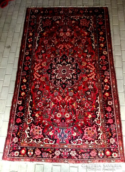 Vazáz sarouk Iranian hand-knotted carpet is negotiable