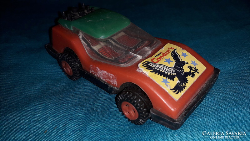 Retro plastic traffic goods condor team toy racing car small car rare according to the pictures