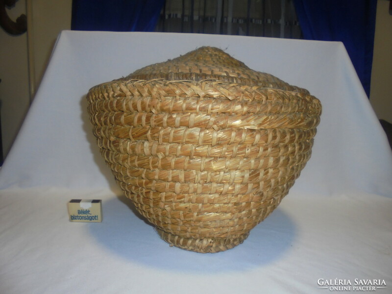 Old straw basket with a woven lid, basket 