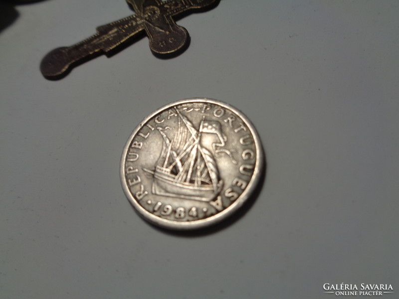 Portugál  2 dollár 50 escudo  , 1984  érme 20 mm