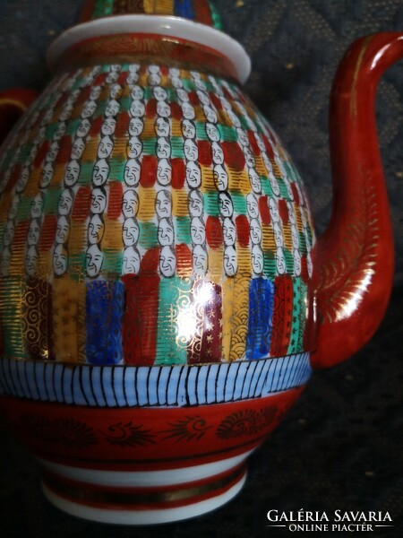 Chinoise (Chinese) jug, spout, with special, rare decor. (Chinese faces...)