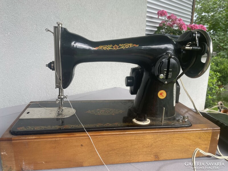 Bag sewing machine