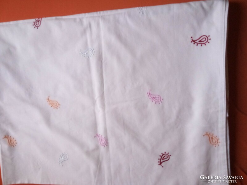128X94 cm children's cover, embroidered