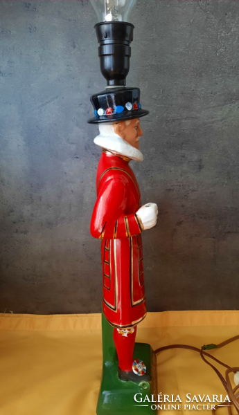 Coronetti Italian porcelain, the beefeater / gin advertisement / table lamp,