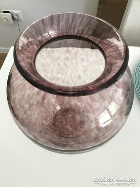 Karcagi üvegváza padlizsánlila foltokkal, 26 cm magas