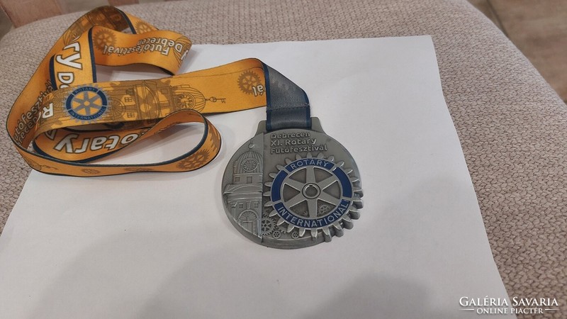 (K) running festival medal, plaque