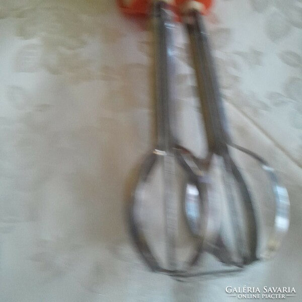 Retro hand mixer