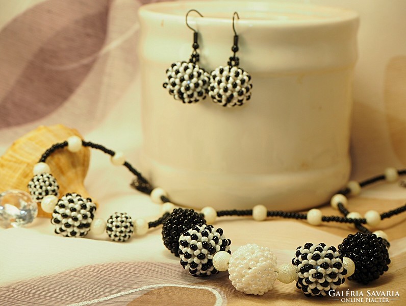 Handmade jewelry set, clown berries