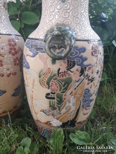 42 cm. Decorative vase / Vietnam.