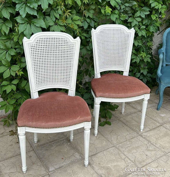 Four white-painted Classicist-Provençal chairs with dusty pink upholstery