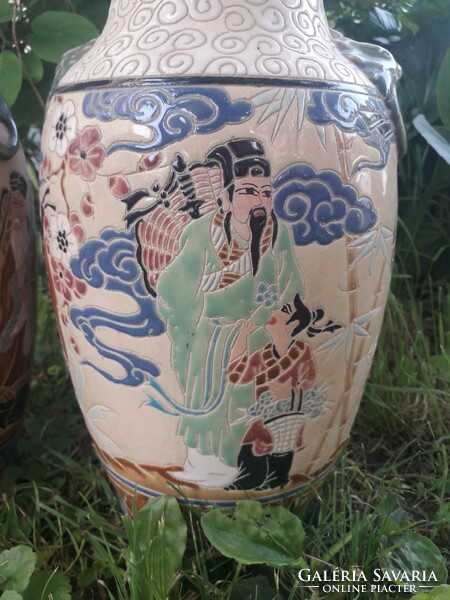 42 cm. Decorative vase / Vietnam.