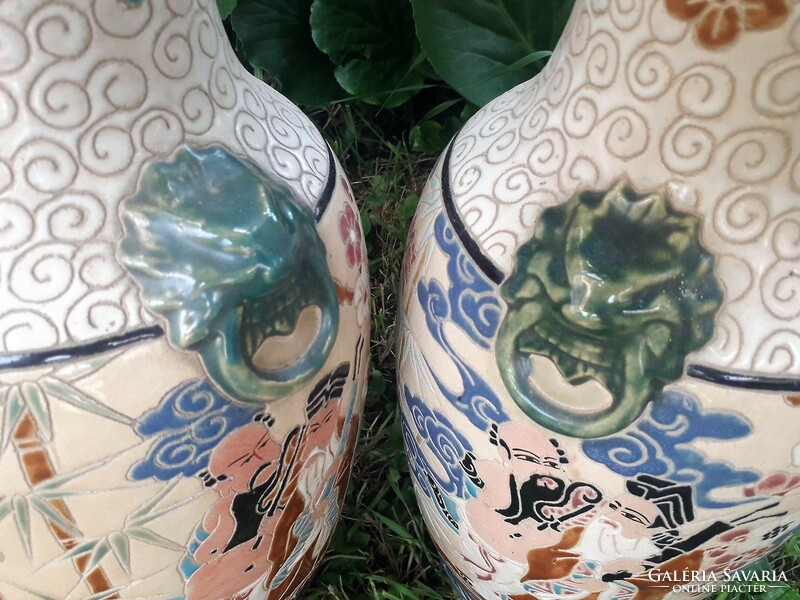 42 cm. Decorative vase / Vietnam.