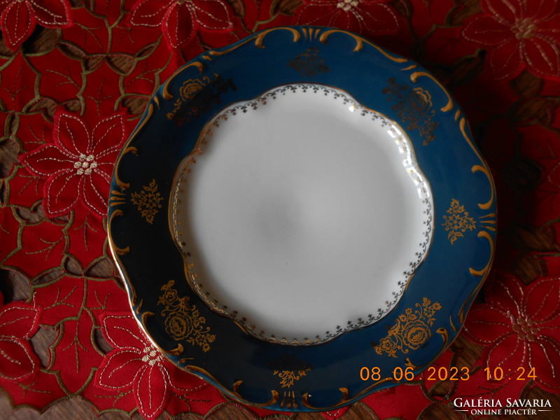 Zsolnay pompadour i flat plate, rare color