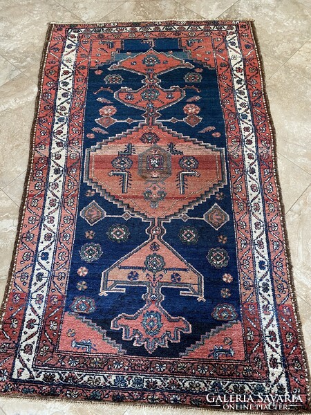 Antique Iranian Hamadan Persian carpet 195x118