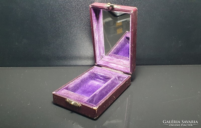 Antique jewelry box. xxiv.