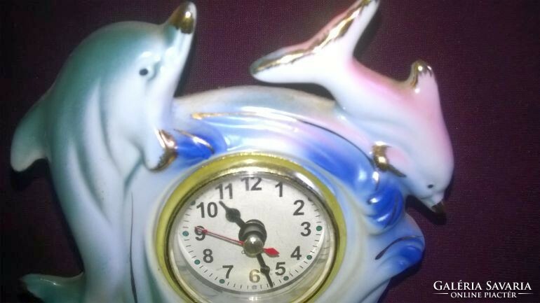 Retró , delfin díszítésű kerámia óra , polcdísz