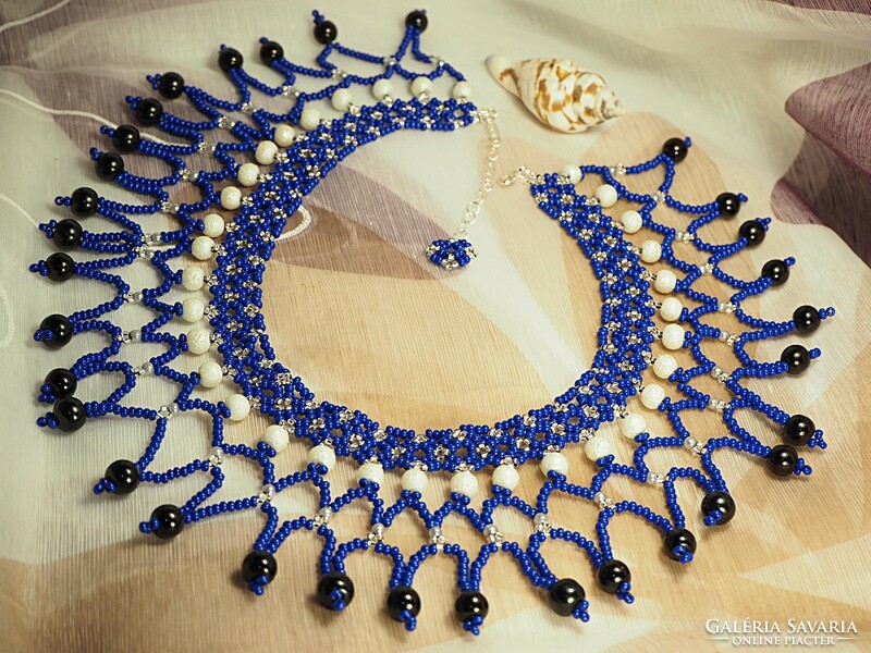 Handmade beaded pearl necklace
