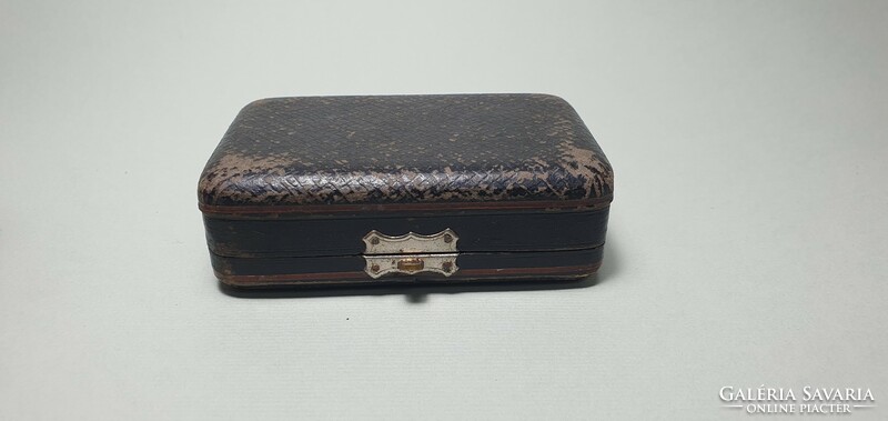 Antique jewelry box. XII.