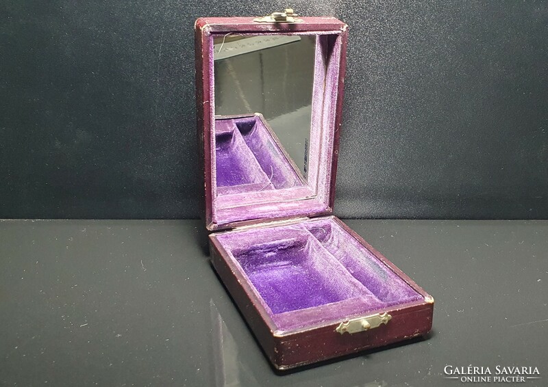 Antique jewelry box. xxiv.