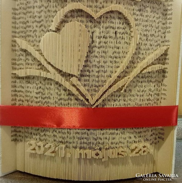 Book sculpture for a wedding, as a wedding gift, the couple's name is placed on top. Feel free to search with an individual request!