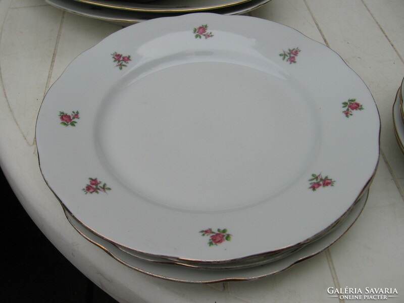 Old mz small burgundy rose flat plates