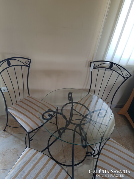 Wrought iron set of 4 chairs + table