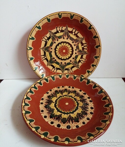 Ceramic glazed wall bowls