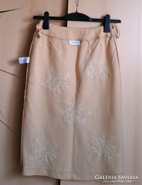 Beige summer linen skirt in size 36