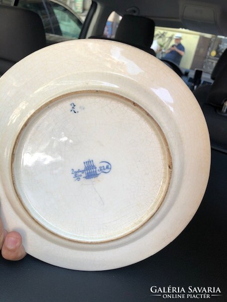 Zsolnay porcelain dinner plate, family seal, size 22 cm.