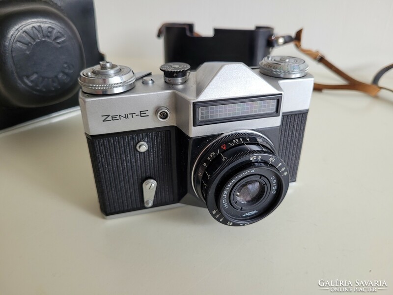 Régi retro Zenit E fényképezőgép tokkal