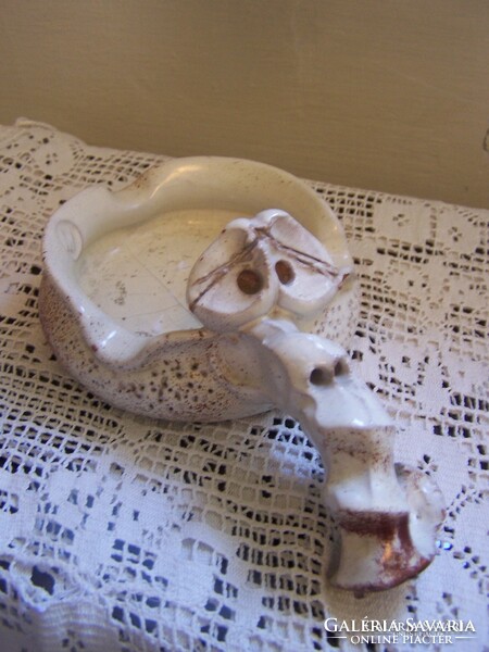 Figural bowl. Indicated. Flawless 17 x 11 cm glazed ceramic