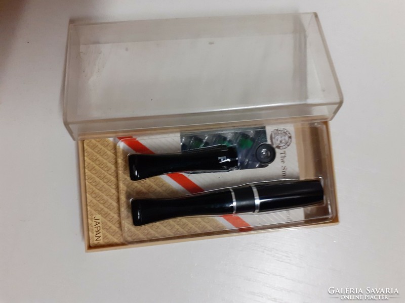 New condition Japanese-made cigarette holder / friend holder the smoker's friend /